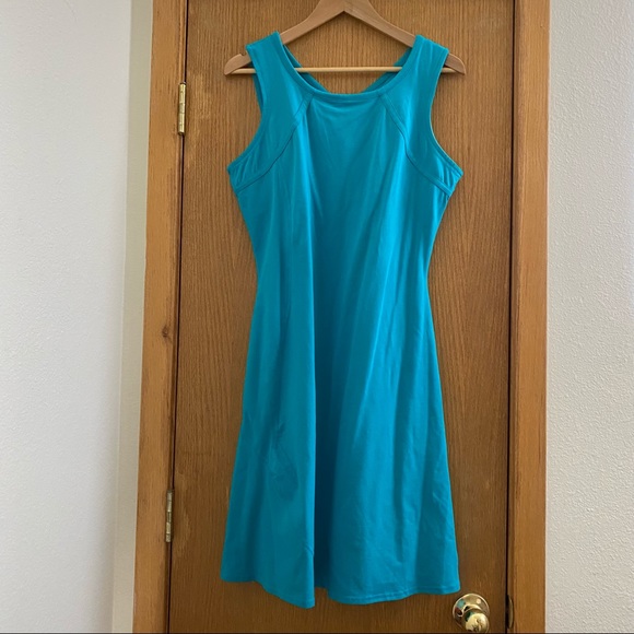 Mountain Hardwear Dresses & Skirts - MOUNTAIN HARD WEAR • Teal Dress with Built-in Bra